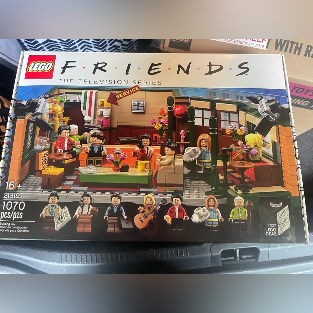 Lego Central Perk TV FRIENDS set new